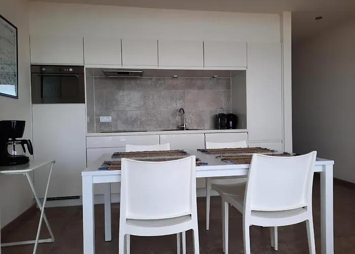 Seafront Οστένδη